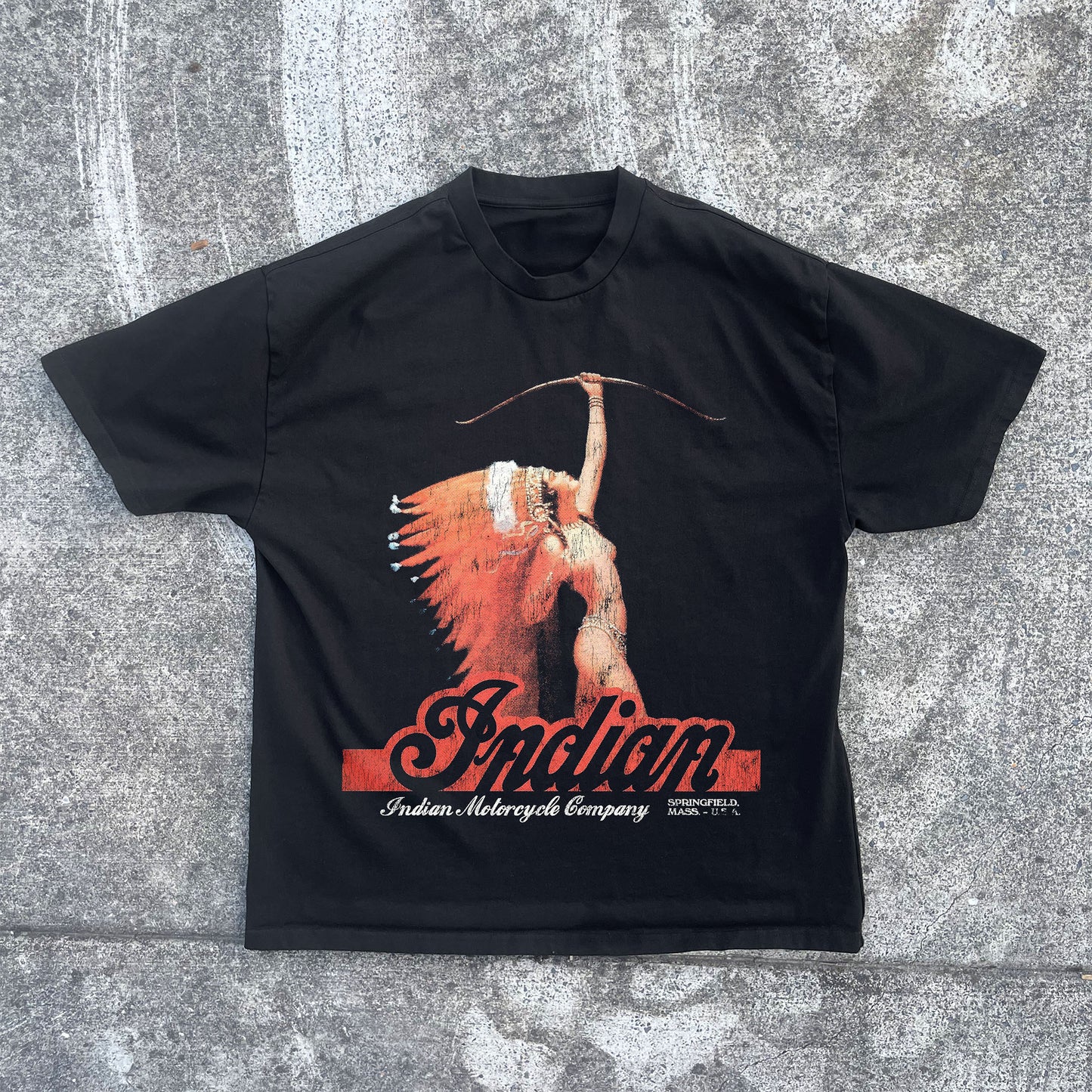 HUNTRESS Vintage Heavyweight Tee